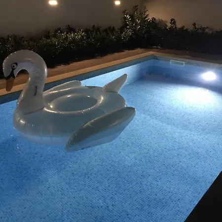 شقة Grosse In Mit Grossem Pool