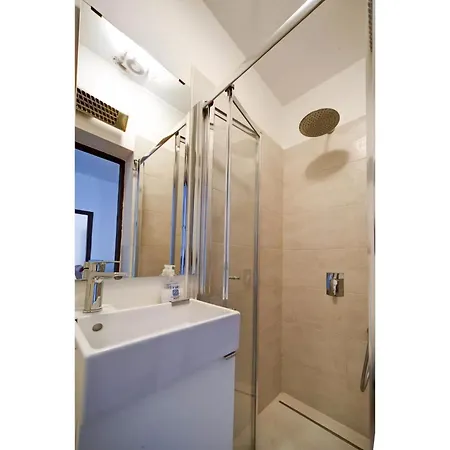 Grosse In Mit Grossem Pool Apartament *