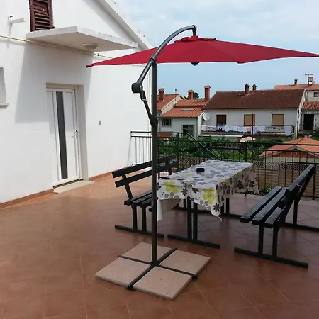 Apartament Grosse In Mit Grossem Pool