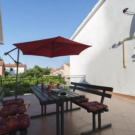 Apartment Grosse In Mit Grossem Pool