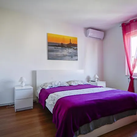 Apartment Grosse In Mit Grossem Pool *