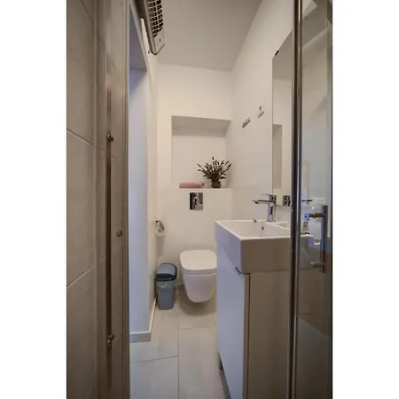 Apartment Grosse In Mit Grossem Pool